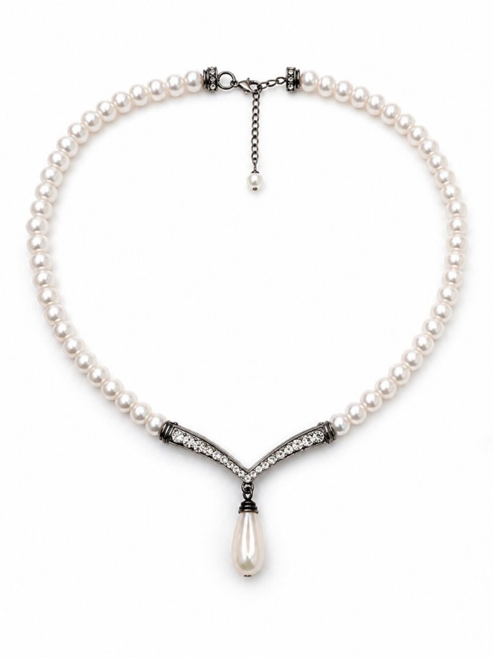 Vintage Faux Pearl Necklace with Crystal Accents – 40 cm